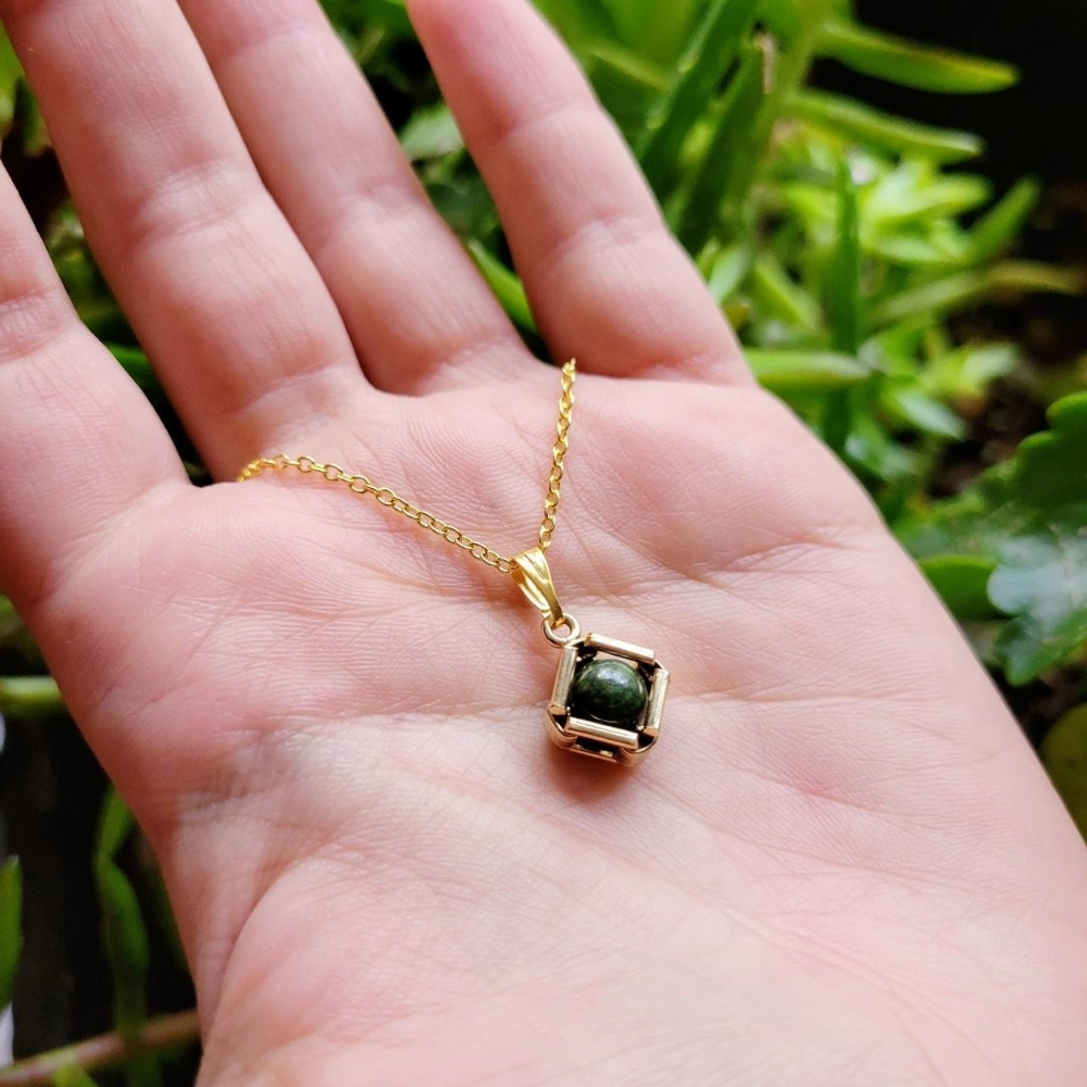 Vintage Dainty Jade Necklace